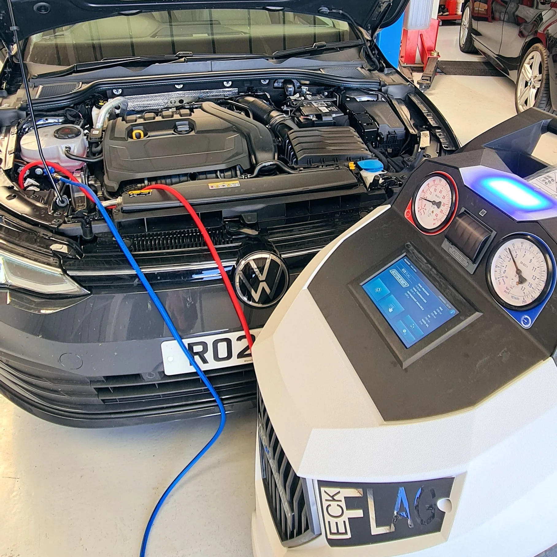 Air con re-gas at UK Motor Centre Ltd in Ilford