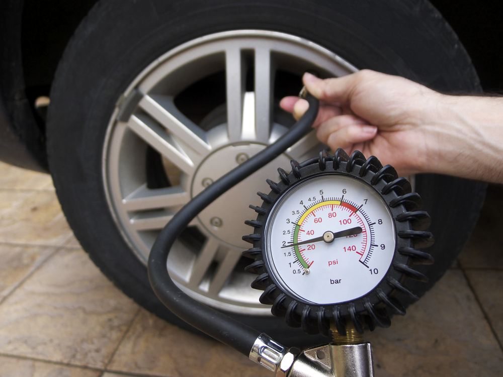 Tyre pressure & TPMS check at UK Motor Centre Ltd in Ilford
